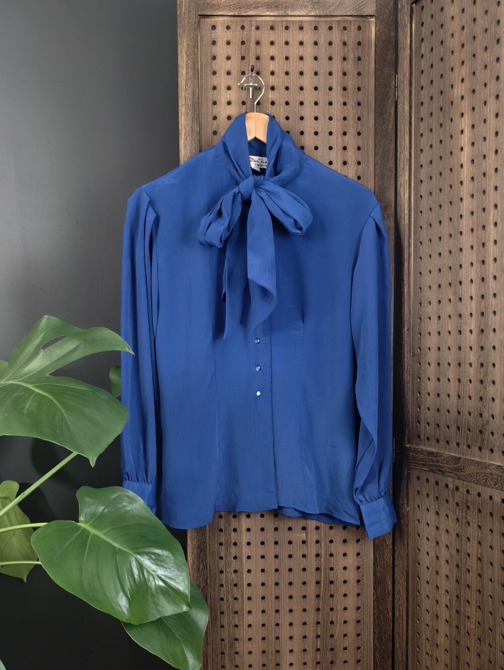 Vintage Oscar de la Rents Blue Tie-Neck Blouse